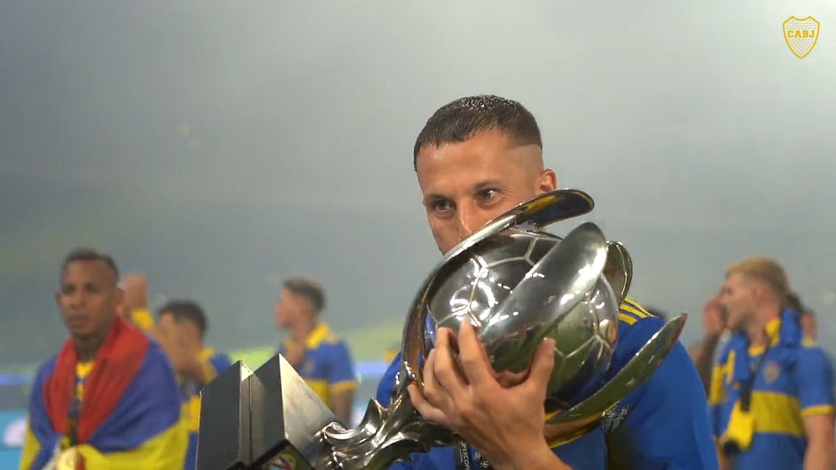 ⭐️ La estrella 7️⃣4️⃣ ya es parte de nuestra historia. ¡Vamos por más! 👊🏆 #Siempre𝗖𝗔𝗠𝗣𝗘𝗢𝗡𝗘𝗦 🏆 #Siempre𝗕𝗢𝗖𝗔 🔵🟡🔵