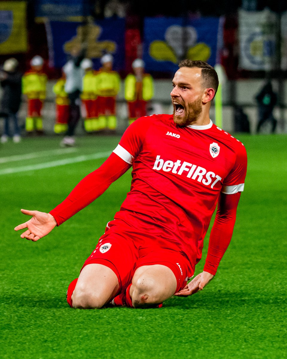 No stopping that... 129km/h! 🤯🚀 #RAFC #CrokyCup🏆 | Vincent Janssen