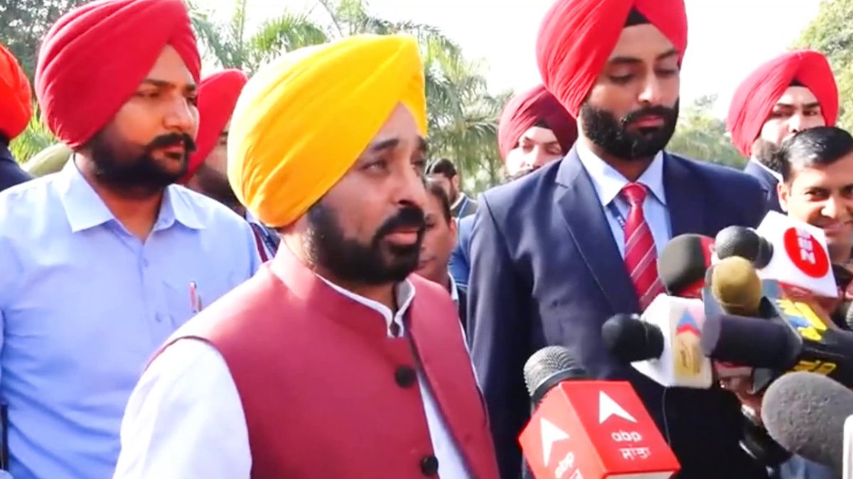 ਦੇਸ਼-ਵਿਦੇਸ਼ਾਂ ਤੋਂ ਬਹੁਤ ਸਾਰੀਆਂ ਨਾਮੀ ਕੰਪਨੀਆਂ ਪੰਜਾਬ ਦੇ ਸਿੱਖਿਆ ਖੇਤਰ ‘ਚ ਆ ਰਹੀਆਂ ਨੇ…ਸਿੱਖਿਆ ਦੇ ਖੇਤਰ ‘ਚ ਪੰਜਾਬ ਨੂੰ ਬ੍ਰਾਂਡ ਬਣਾ ਦੇਵਾਂਗੇ…ਬੱਚੇ ਆਉਣ ਵਾਲੇ ਸਮੇਂ ‘ਚ ਮਾਣ ਨਾਲ ਕਹਿਣਗੇ ਕਿ ਅਸੀਂ ਪੰਜਾਬ ਤੋਂ ਪੜ੍ਹੇ ਹੋਏ ਹਾਂ…