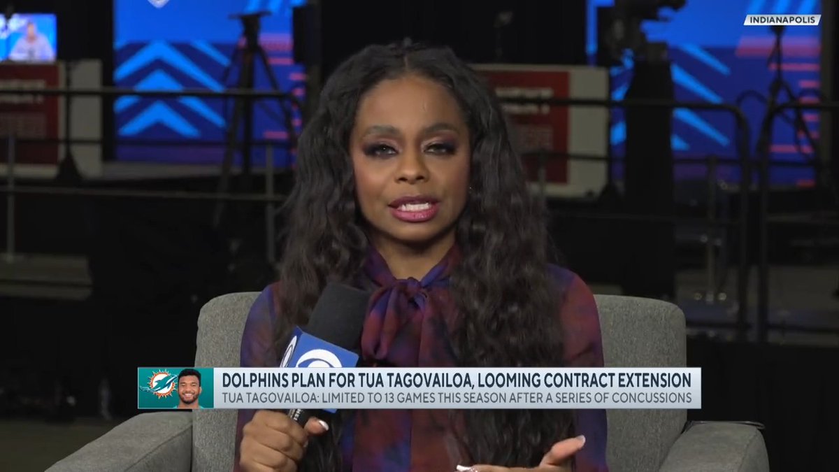 I’m told multiple people have been made aware within the #Dolphins organization that the team will explore all options at quarterback, per league source--this as the decision continues to linger on a long-term deal and the 5th-year option on Tua Tagovailoa.