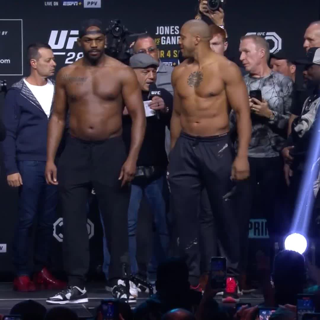 JON JONES VS. CIRYL GANE : L’ULTIME FACE-À-FACE DU PLUS GROS COMBAT DE L’HISTOIRE DU MMA FRANÇAIS 🤩🇫🇷 #UFC285