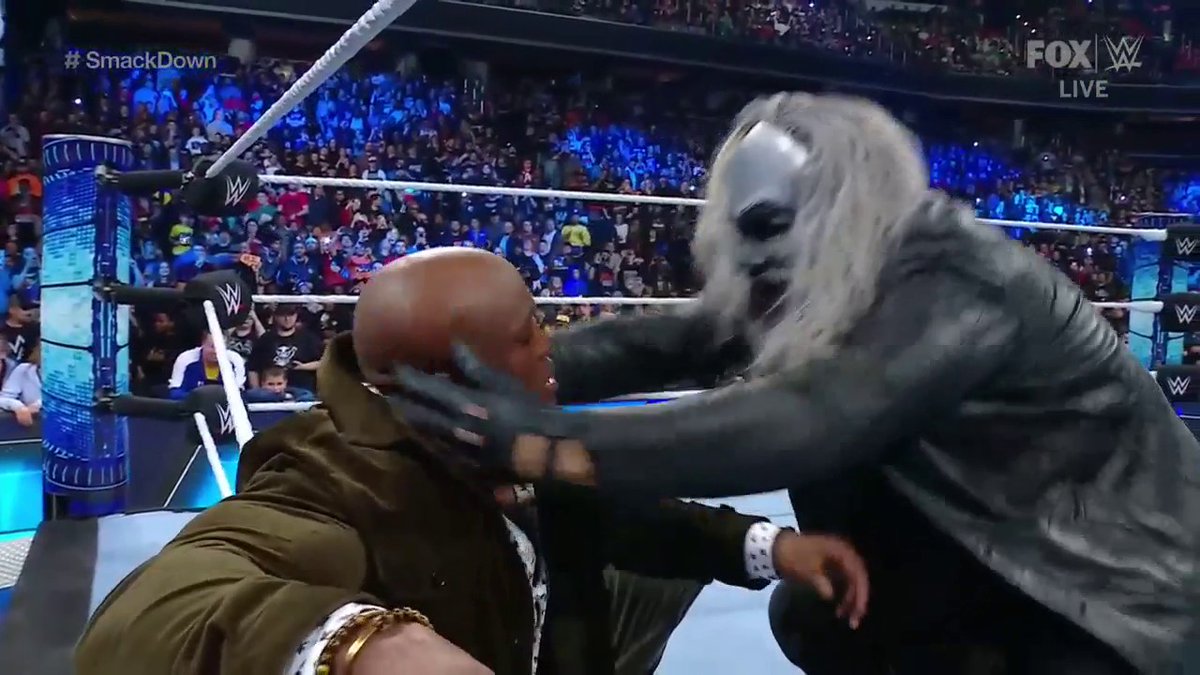 Uncle Howdy’s voice sounds familiar 🧐 #SmackDown