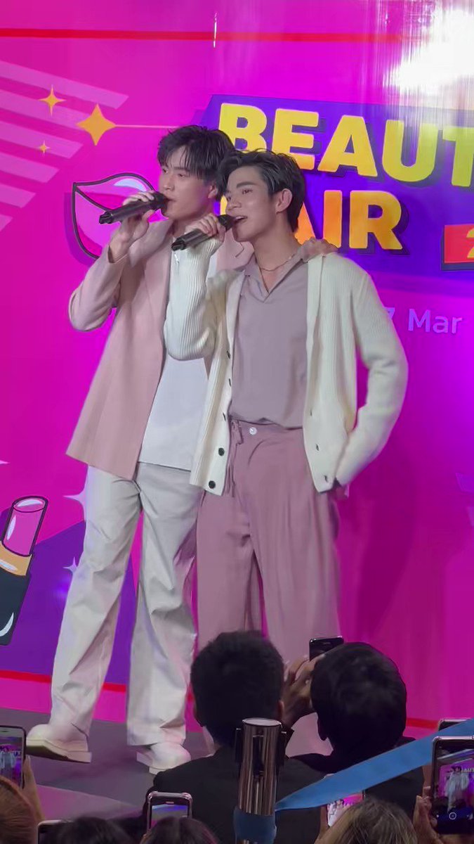 ทำไมร้อง เพลงรัก กับเพื่อนสนิทถึงหวานจังเลยค้าบบบบบ 💖🫶🏻✨ ประเด็นคือเจมแร็ป อะชุปะเฮ้อีกแล้ว 5555555555555555 น้องบอกอยากมีท่อนแร็ป #BeautyfairxGeminiFourth #เจมีไนน์โฟร์ท #Gemini_NT #FourthNattawat