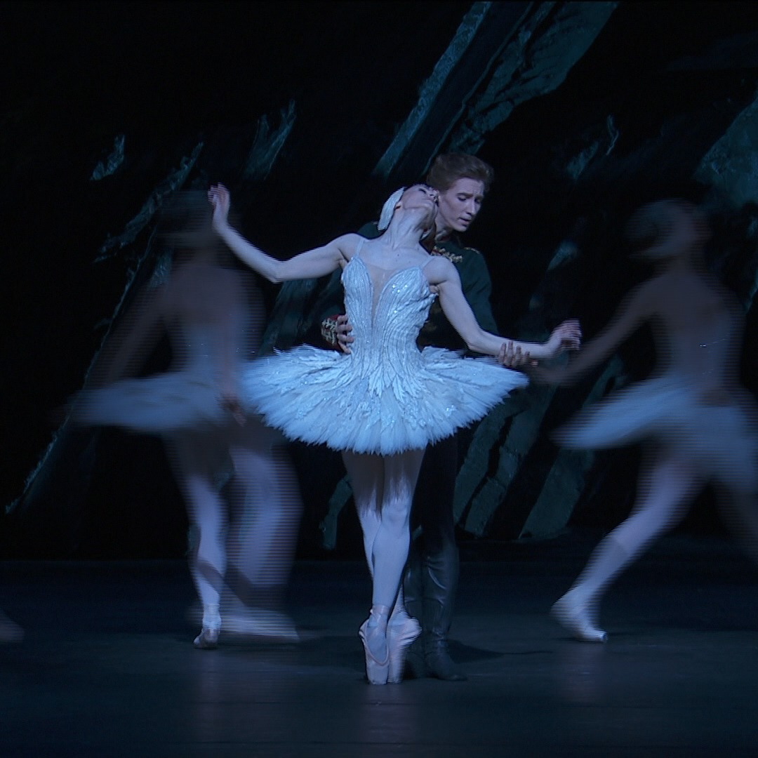 🦢🎵 On this day in 1877, Swan Lake received its premiere! Here's a snippet of the End of Act II performed in 2018. Watch the full recorded performance and get access to over 50 productions for just £9.99/month or £99/year here: #RoyalOperaHouse
