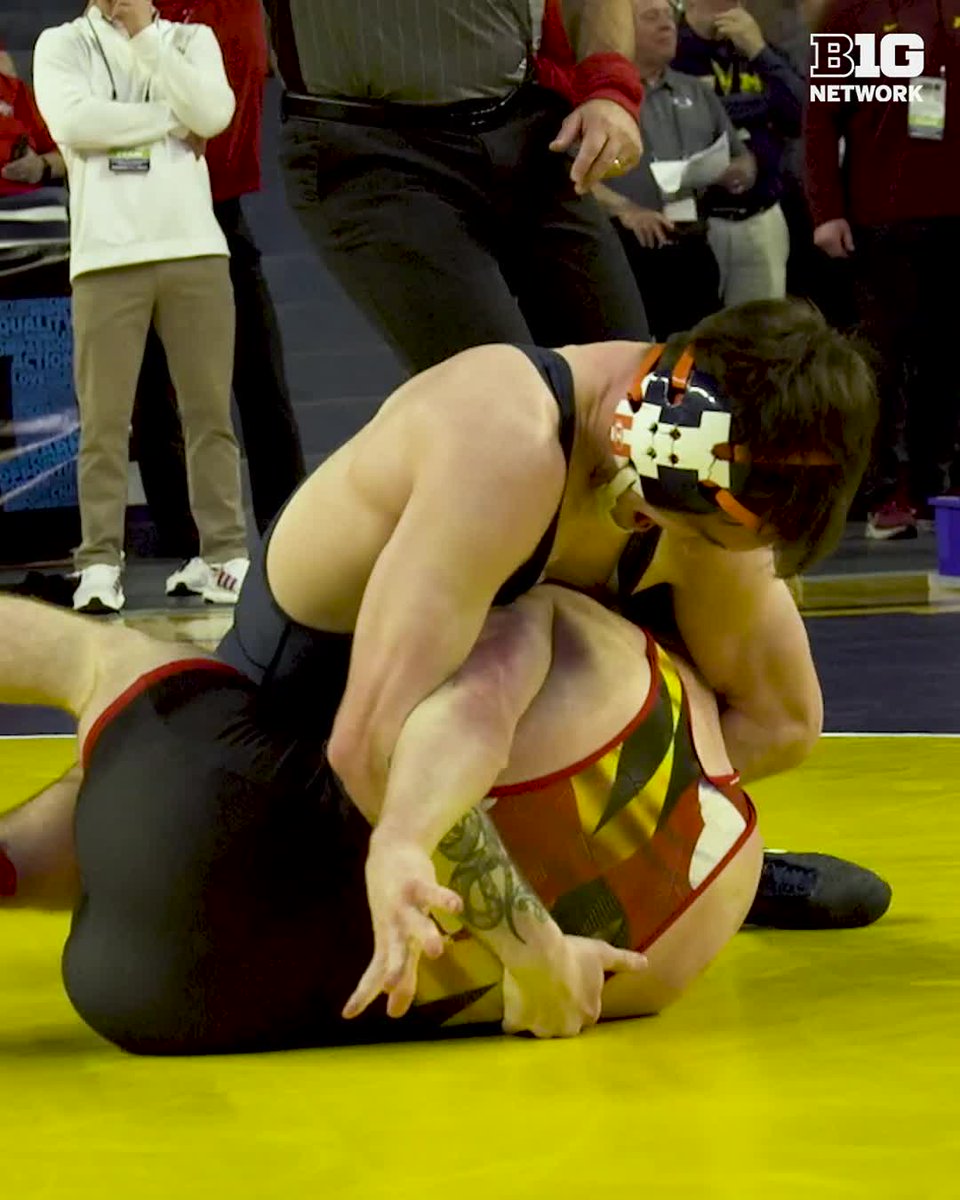 Lucas Byrd with the fall! 🔥 Illinois Wrestling x #B1GWrestle