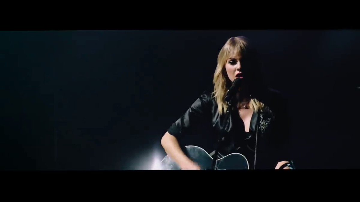 Taylor needs to perform this at the eras tour again this is really one of her best performances ever