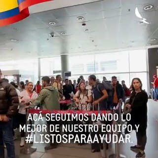 Nuestro COO Frederico Pedreira agradeció personalmente el esfuerzo de nuestros empleados y acompañó a los pasajeros durante su proceso de reacomodación. ¡Estamos con ustedes y #ListosParaAyudar! 🤝💛✈️