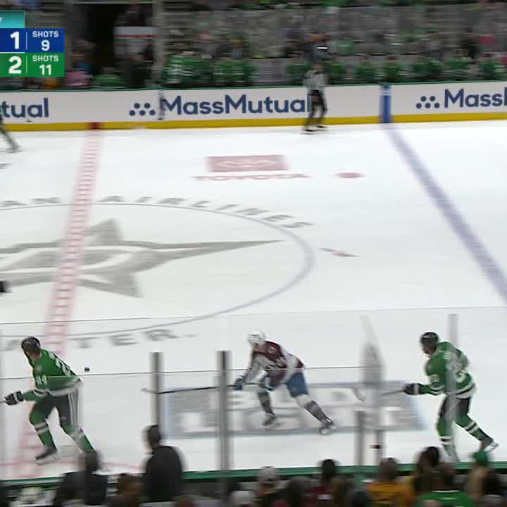 The Dallas Stars are on 🔥 with a 3-1 lead against the Avalanche!