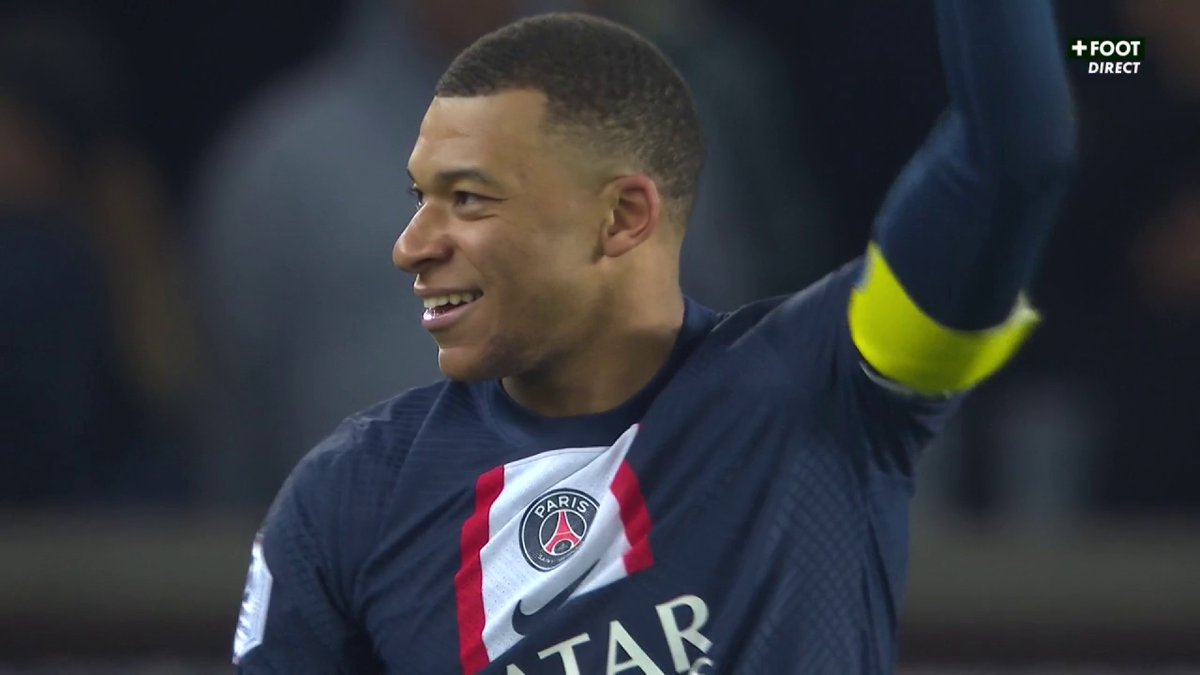 Le meilleur buteur de l’histoire du PSG. ❤️💙🌟 🎥 CANAL+ Foot