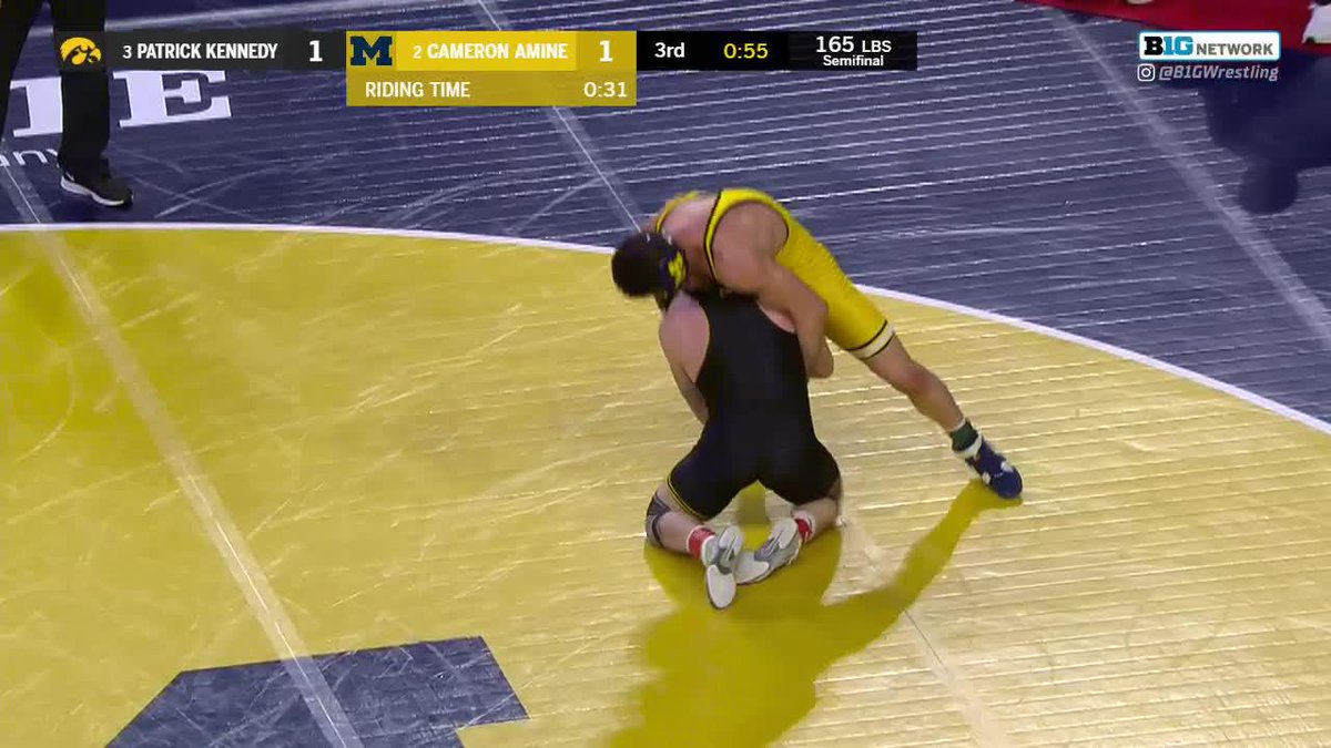 𝗣𝗞 𝗪𝗶𝘁𝗵 𝘁𝗵𝗲 𝗧𝗗! #3 Patrick Kennedy seals the victory over #2 Cameron Amine with this takedown! #Hawkeyes | #B1GWrestle