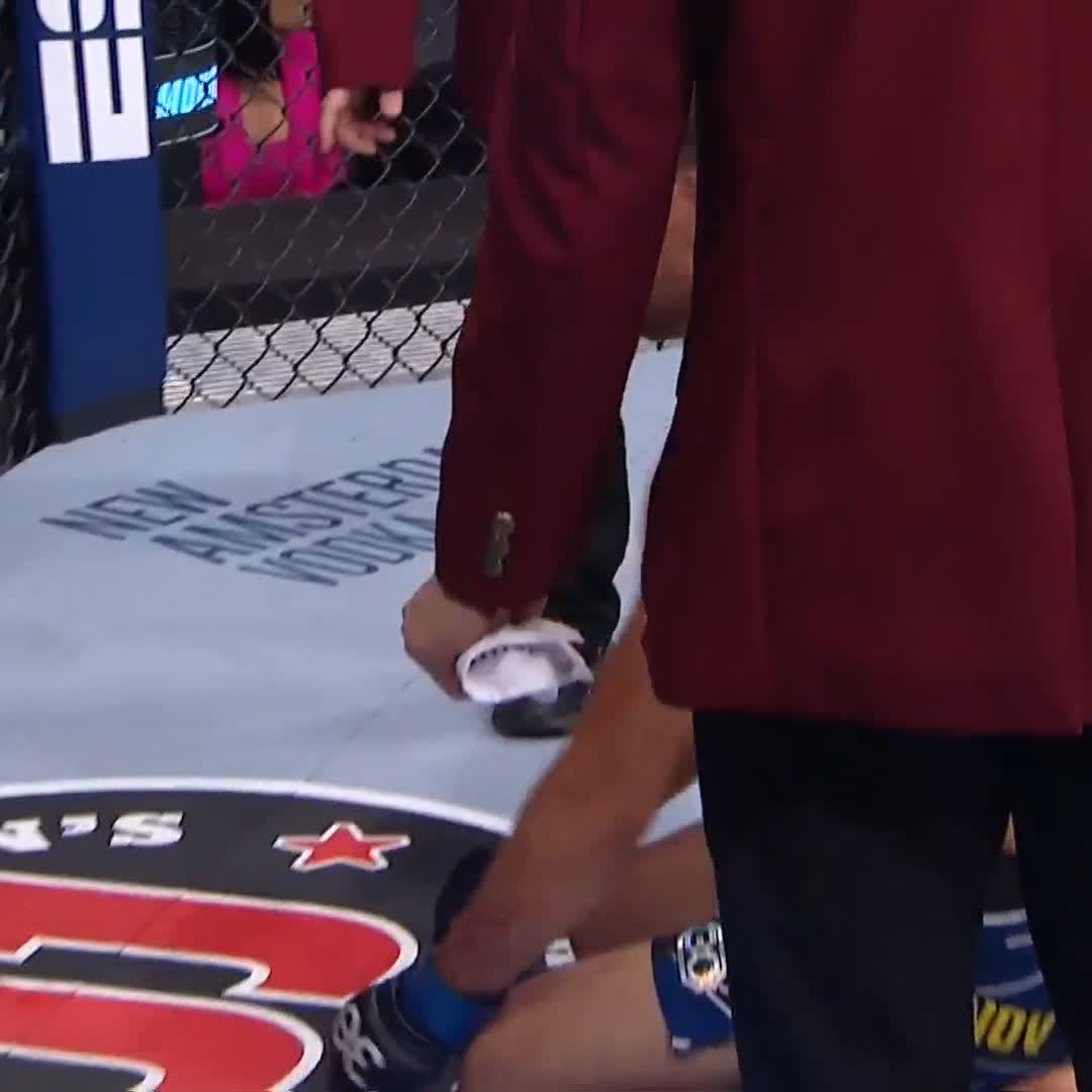 MAIS ARRÊTEZ-LE P**AIN 😱 Shavkat Rakhmonov vient d’étrangler Geoff Neal à la dernière minute pour obtenir sa 17ème victoire pour 17 FINISH et 0 DÉFAITE 🤯 #UFC285