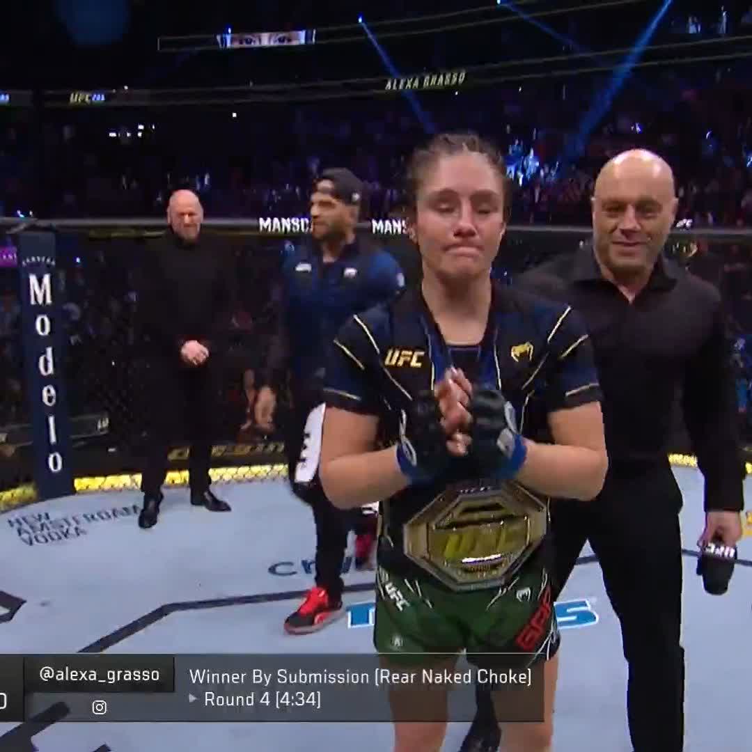 México, ya son 3 alexa grasso felicidades!!! #UFC285