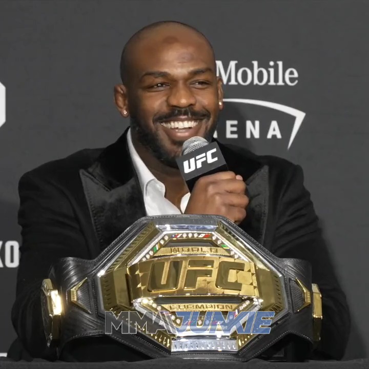 "All that muscle with a big-ass p*ssy": Jon Jones fired back at Francis Ngannou calling himself the heavyweight king after #UFC285. 😳 Full interview:
