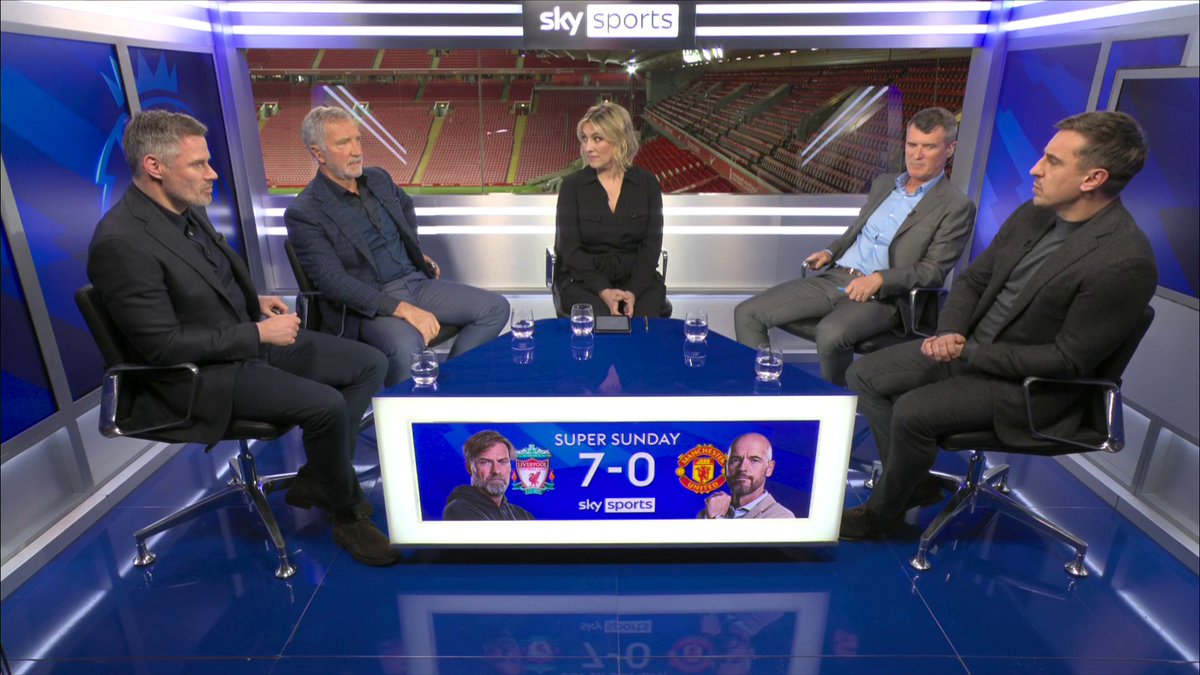 Graeme Souness putting it on Gary Neville 👀🍿