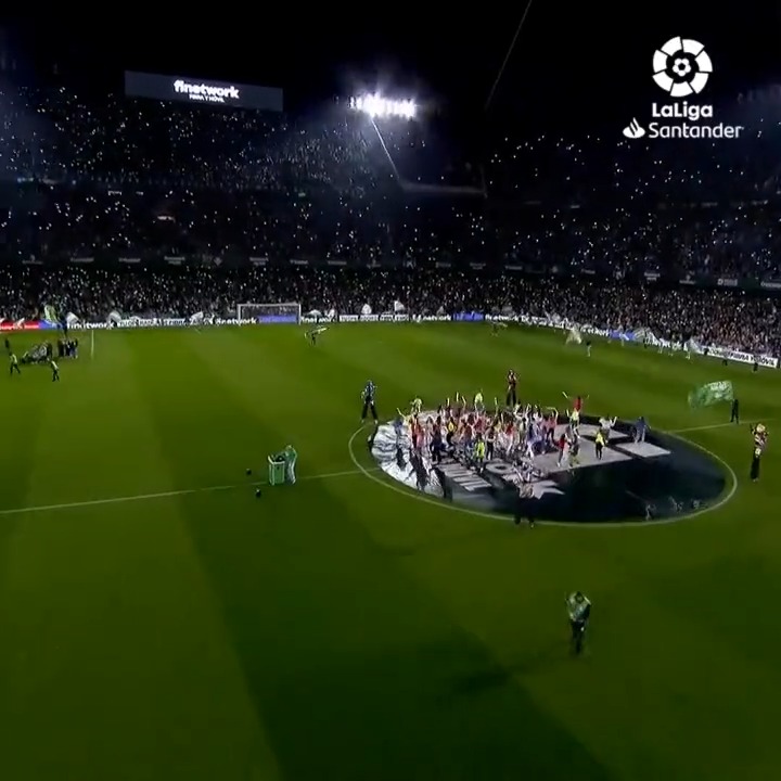 🎧🤖🔝 ¿Otra previa espectacular? Por supuesto, esto es el Benito Villamarín. #LaLigaHighlights #RealBetisRealMadrid