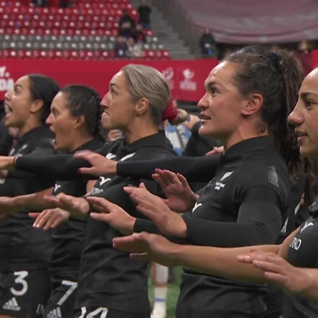 One of the greatest sights in all of sport 🇳🇿 NZ Sevens celebrate winning #Canada7s with an incredible Haka #HSBC7s