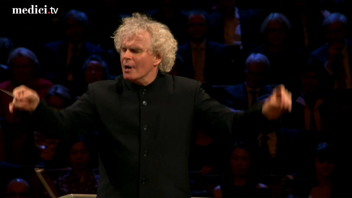 🕺🎶 Starting the week with some Brahms seems like a good deal! Watch Sir Simon Rattle conduct the Berliner Philharmoniker in a sterling rendition of the Hungarian Dance No. 1 in G minor! 🕺🎶