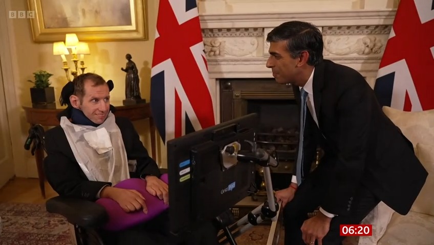 'You've been absolutely extraordinary' Rishi Sunak praised Rob Burrow for his campaign on MND as her presented the rugby league legend with an award in Downing Street Watch 'Living With MND' here