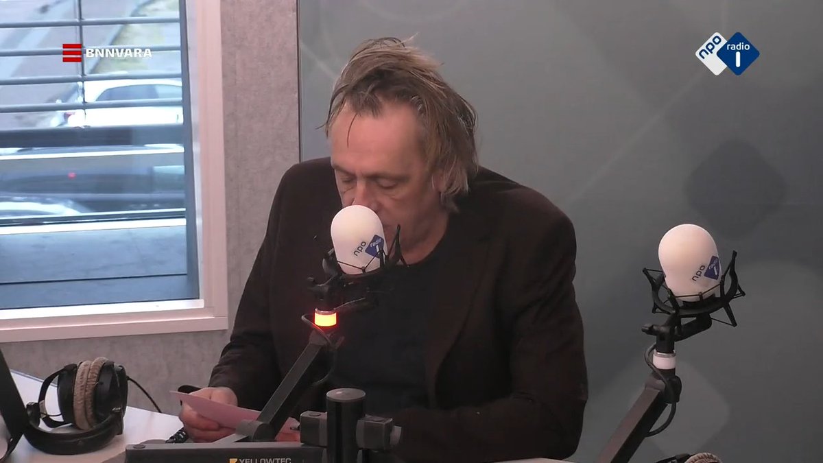 "Ons leven duurt volgens de peilingen nog een week en dan begint de #boerenrepubliek", zegt marcel van roosmalen op NPO Radio 1. "Dan kiezen wij de #BoerBurgerBeweging, de #BBB, als grootste."