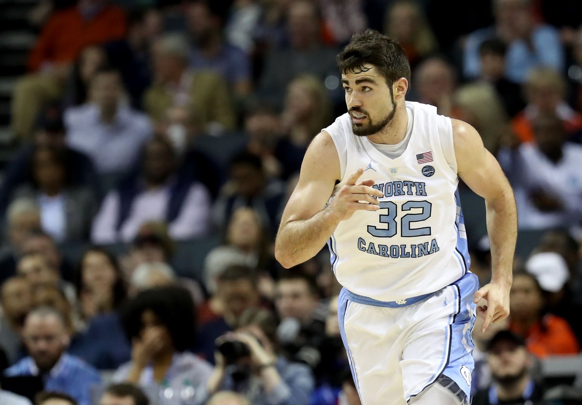 This sequence between Kentucky's Malik Monk and Carolina Basketball's Luke Maye 🧅