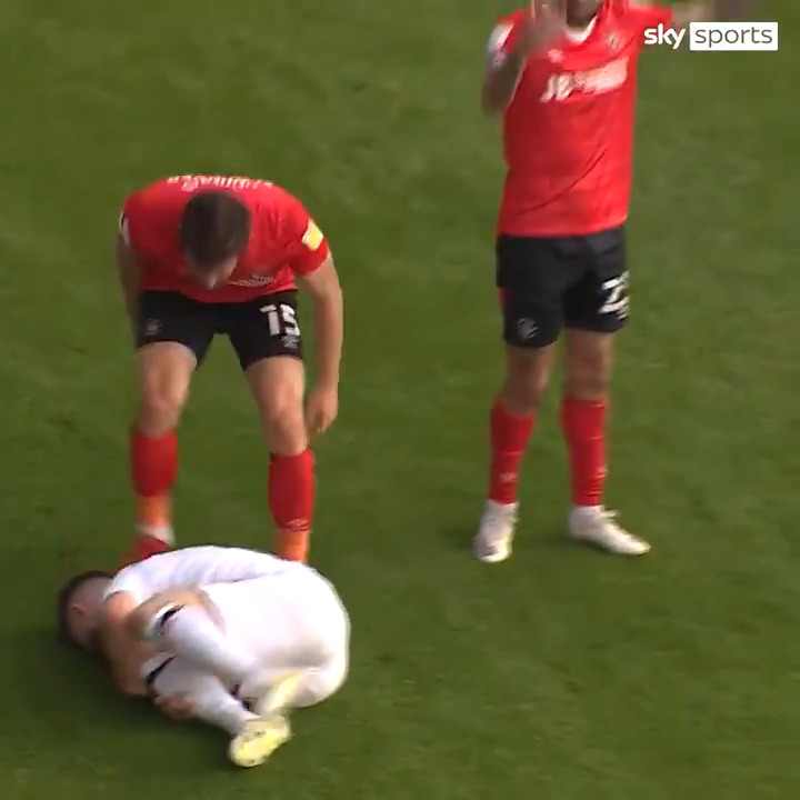 He hasn't touched him ref!