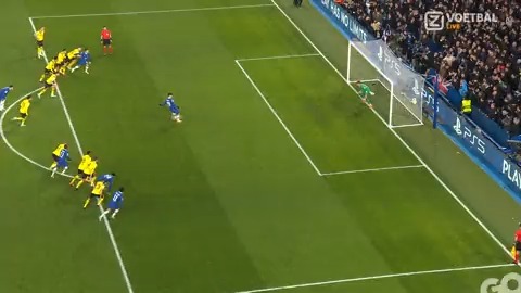 𝑷𝑬𝑵𝑨𝑳𝑻𝒀 𝑫𝑹𝑨𝑴𝑨 🤯 Kai Havertz schiet hem in eerste instantie niet binnen, maar dan.. Chelsea op 2-0 ✌️ #ZiggoSport #UCL #CHEBVB