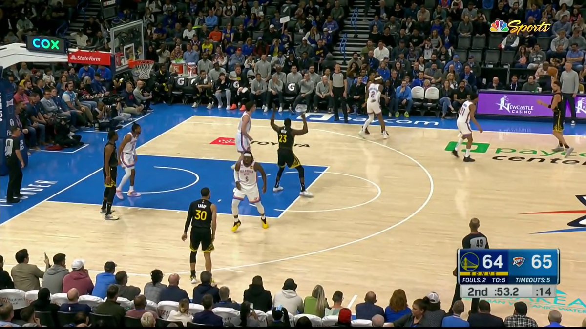 Draymond Green gave up on the play in frustration after Jordan Poole didn't pass him the ball. Klay Thompson passed the ball to Green, who had his back facing him, resulting in a turnover for the Warriors 😬