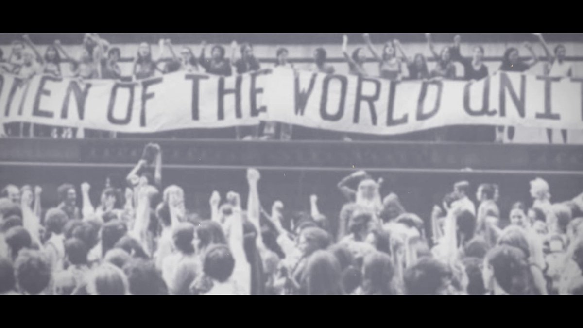 Rant siyasetinizin ürünü olan binalarınız kadar çürük erkek egemen zihniyetiniz kadınlara yenilecek. Buradayız, öfkeliyiz, mücadelemize devam edeceğiz! #8Mart