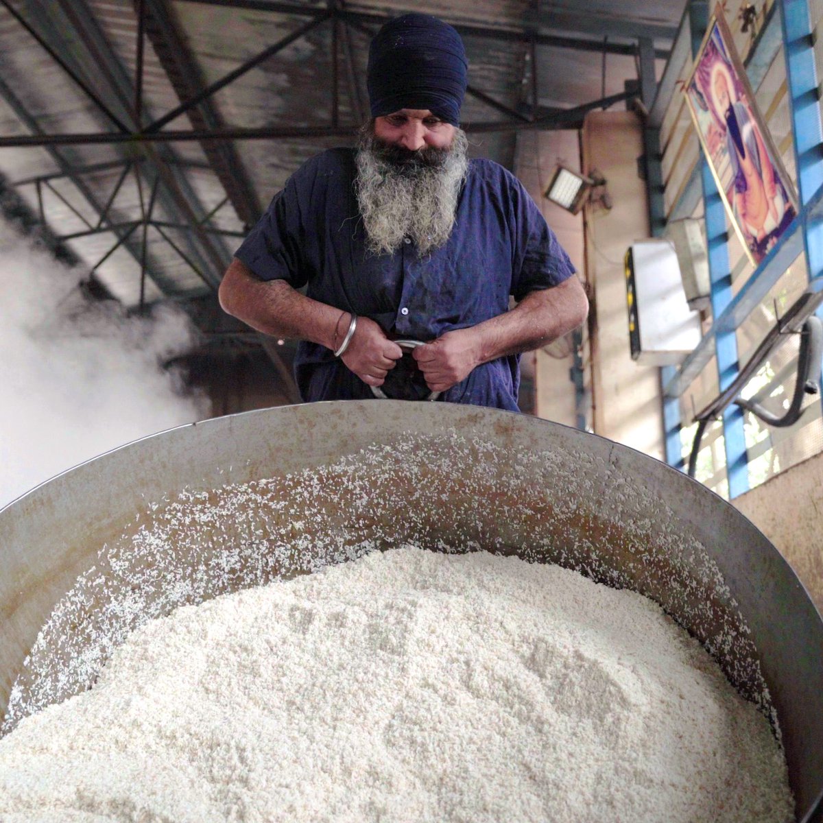 The largest food kitchen in the world #free #GoldenTemple #sewa