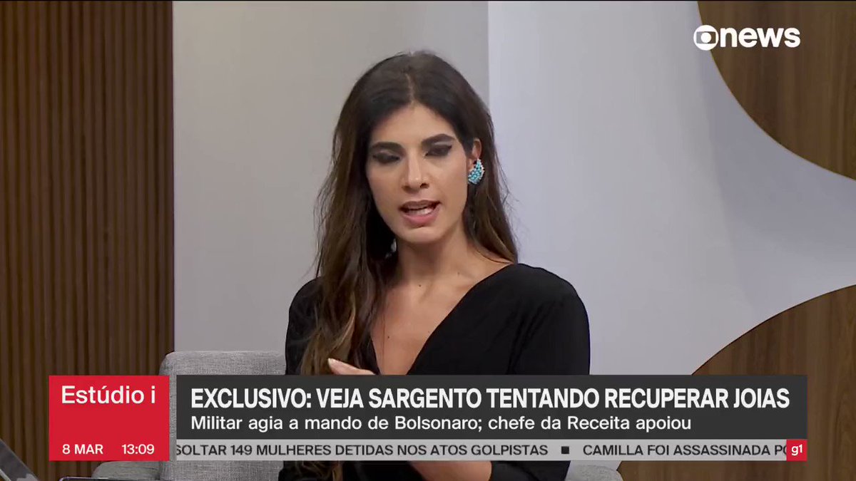 Que BOMBA! A Andréia Sadi e o Arthur Guimarães conseguiram as imagens da câmera de segurança que mostram Jairo Moreira da Silva, Sargento da Marinha, tentando resgatar as joias milionárias do casal bolsonaro. Faltavam apenas 72 horas para o Bolsonaro deixar a Presidência.