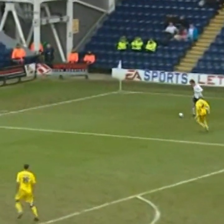 ⏪ Chris Brown capping off a 3-0 victory over Cardiff City in style back in 2010 🤩 #pnefc