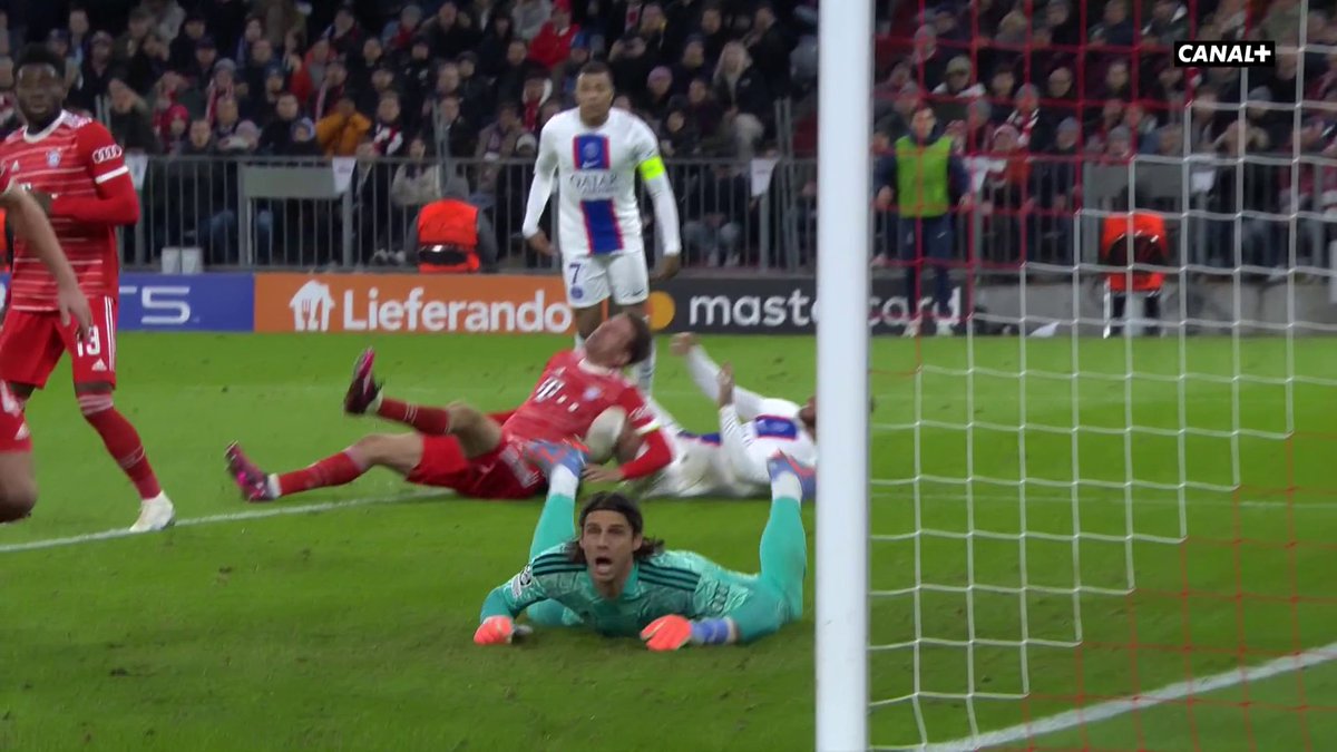 La parade exceptionnelle de Yann Sommer devant Ramos. 🧱 🎥 CANAL+ Foot