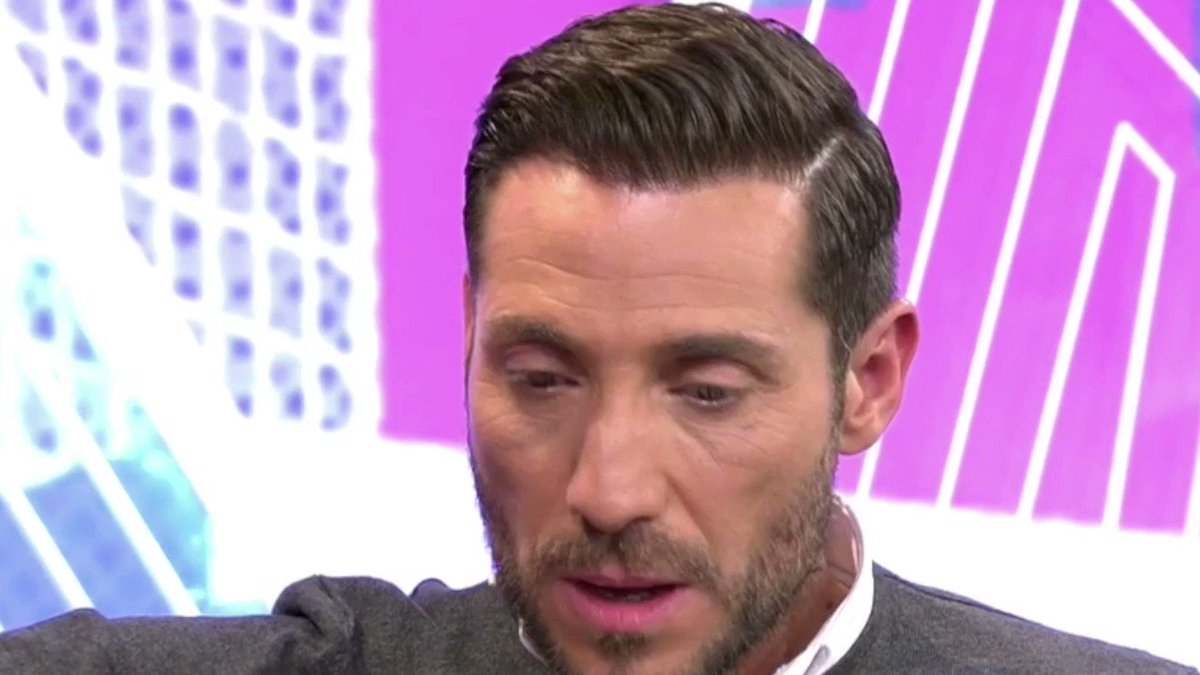 Antonio David: "He dedicado mi vida a mis 2 hijos". Siempre presumiendo de ser un gran padre. ¿Pero es cierto? Hay muchos testimonios que dicen lo contrario y aseguran que él se trabaja el papel de buen padre de cara a la televisión pero luego no es así: