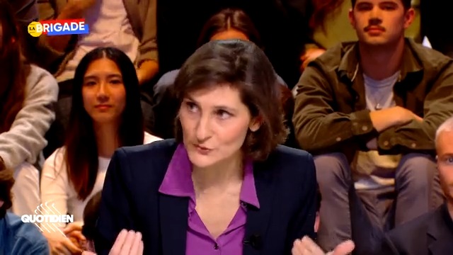 « On ne peut pas rester dans une situation où on a 5 % seulement des retransmissions sportives qui sont du sport féminin. C'est hallucinant » La ministre des Sports Amélie Oudéa-Castéra dit avoir réuni les diffuseurs pour progresser sur le sujet #Quotidien
