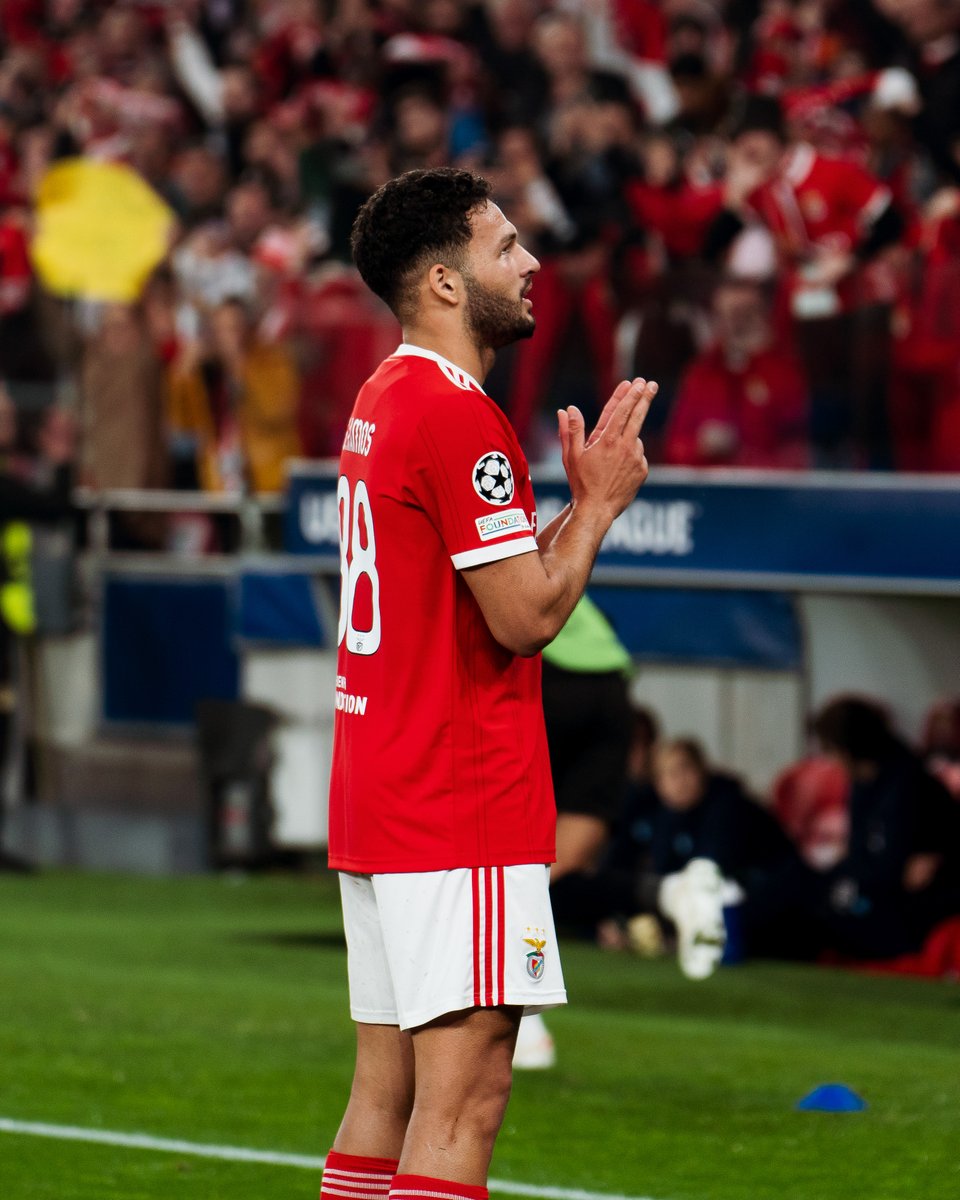 A 𝓸𝓫𝓻𝓪 𝓭𝓮 𝓪𝓻𝓽𝓮 de Gonçalo Ramos! 🥵 #SLBBRU #UCL