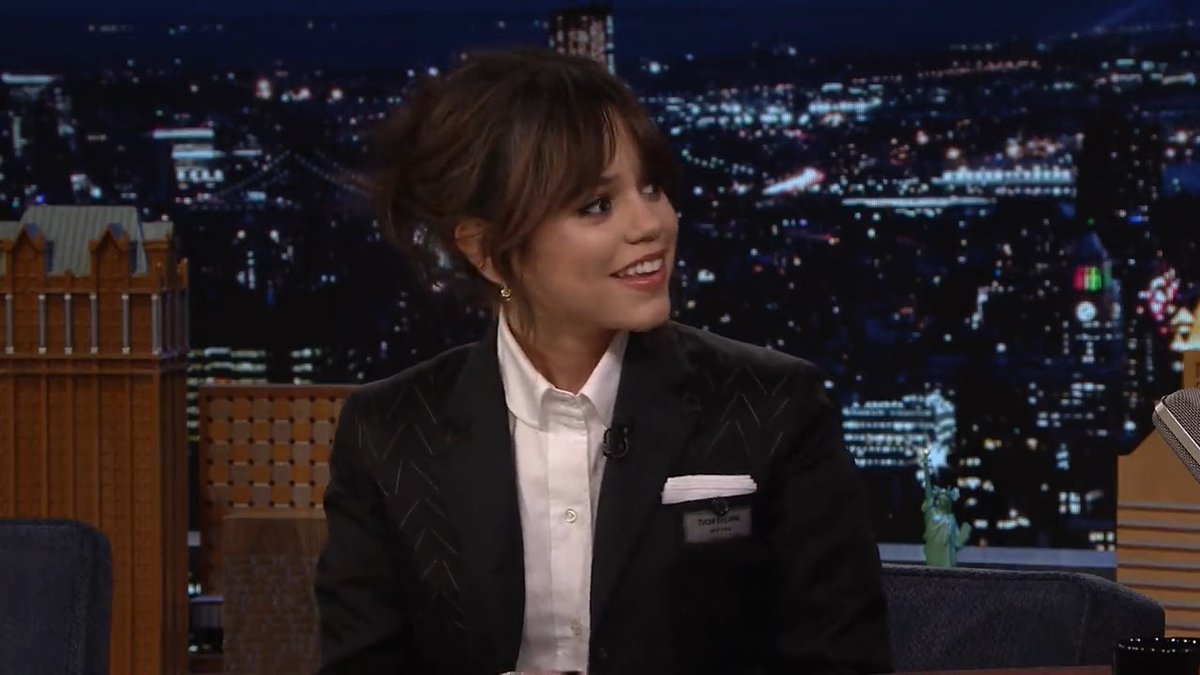Jenna Ortega explains how the cast didn't receive the final scenes of #Scream6 until the last 2 weeks of filming. Scream #FallonTonight