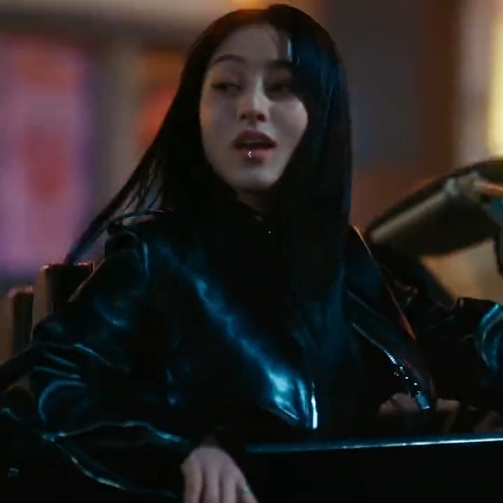 #JIHYO: let's ride 💋