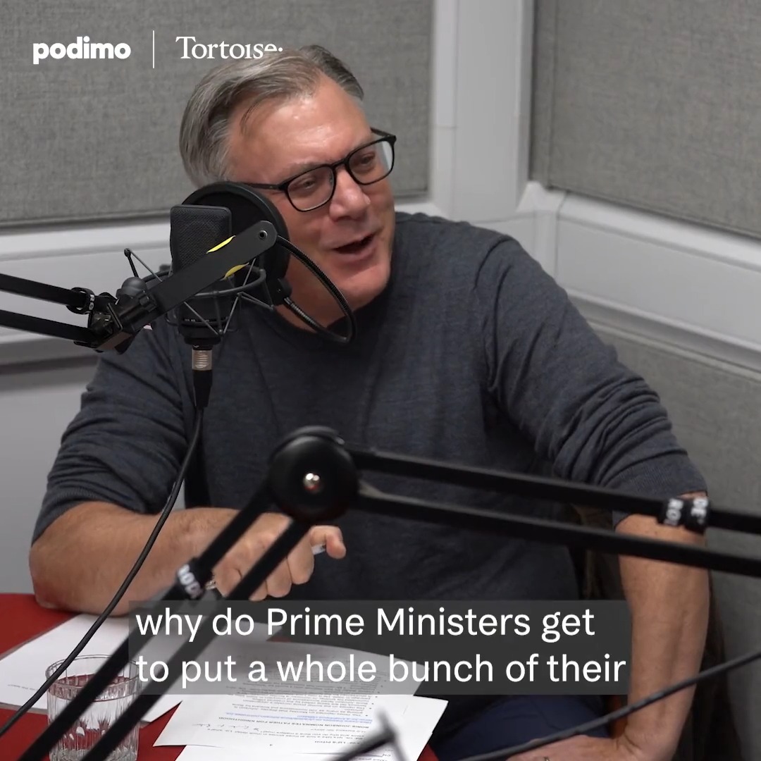 “Why do Prime Ministers get to put a bunch of their mates into the Lords or to get honours?” – Ed Balls Join guest editor Ed Balls alongside Liz Moseley, Claudia Williams (is not here) and @Markanddrama discussing this week’s news on The News Meeting. 🎧 Podimo UK