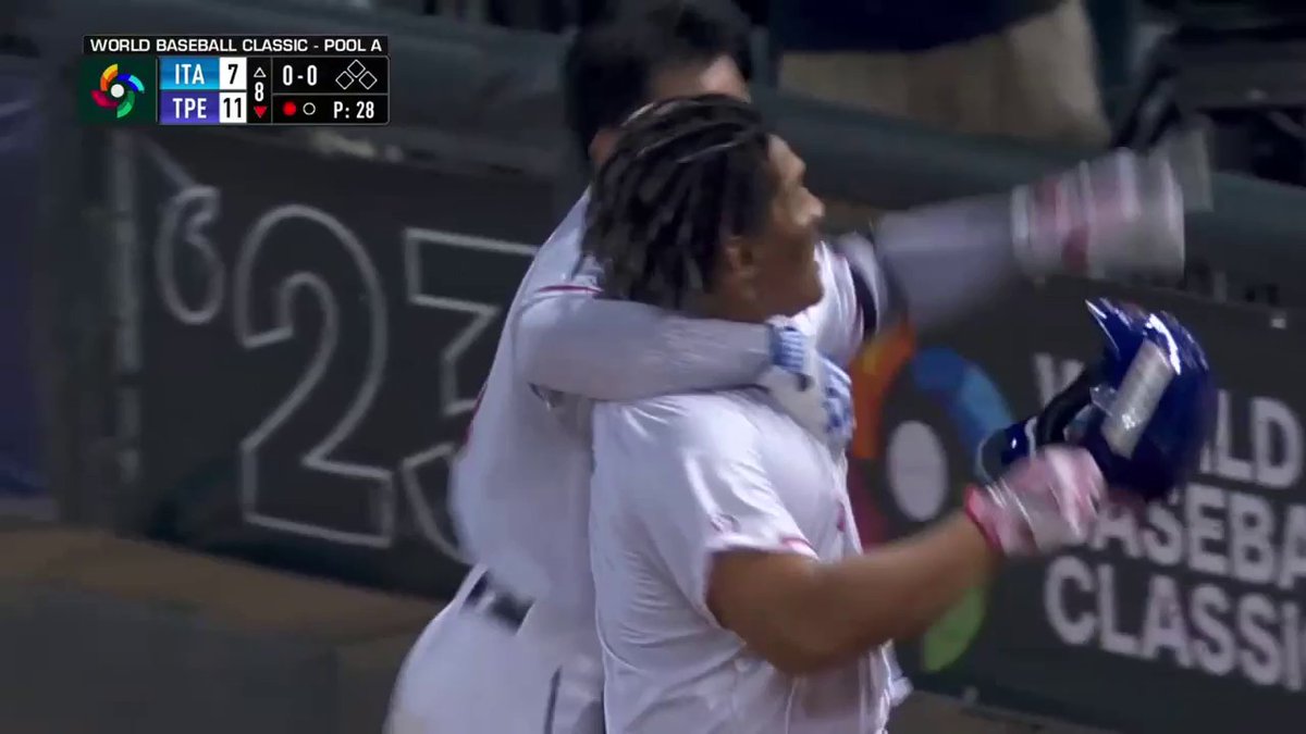 THIS PLACE IS ROCKING! 3-run shot for Chinese Taipei in the 8th! GOOSEBUMPS 📺: WBC on Tubi