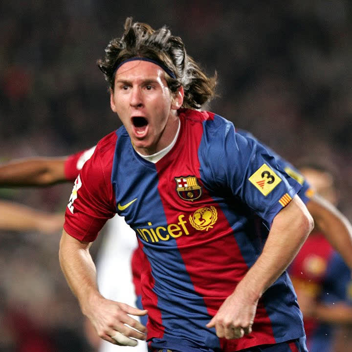 🪄 A 16 años del primer hat-trick en la carrera de un tal Lionel Messi. A sus 19 años, y ante el Real Madrid. 🤯