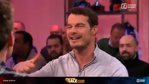 Onderstuur bij het schaatsen en Pirelli betrokken bij de productie van de ijzers? 🤪 #ZiggoSport #RaceCafé