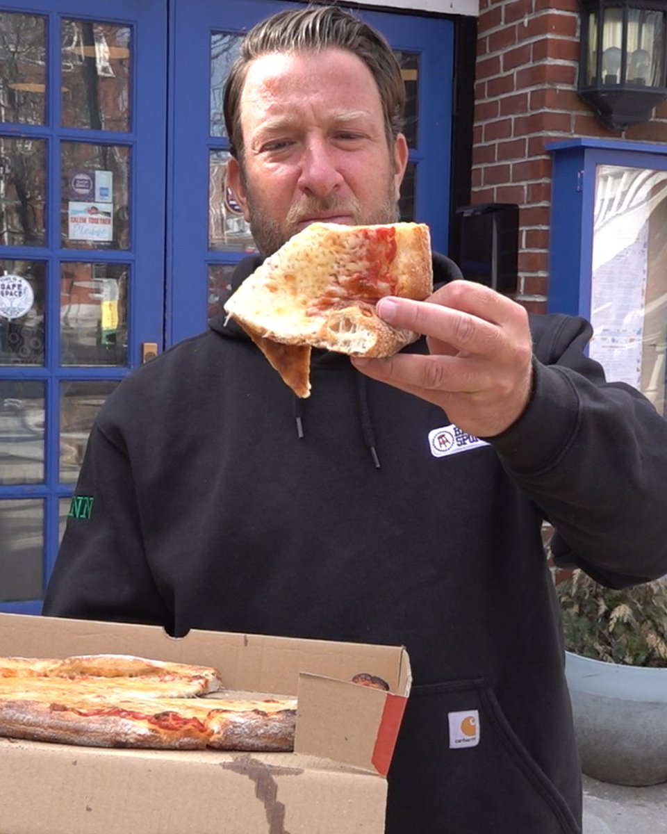 Barstool Pizza Review - Flying Saucer Pizza Company (Salem, MA)
