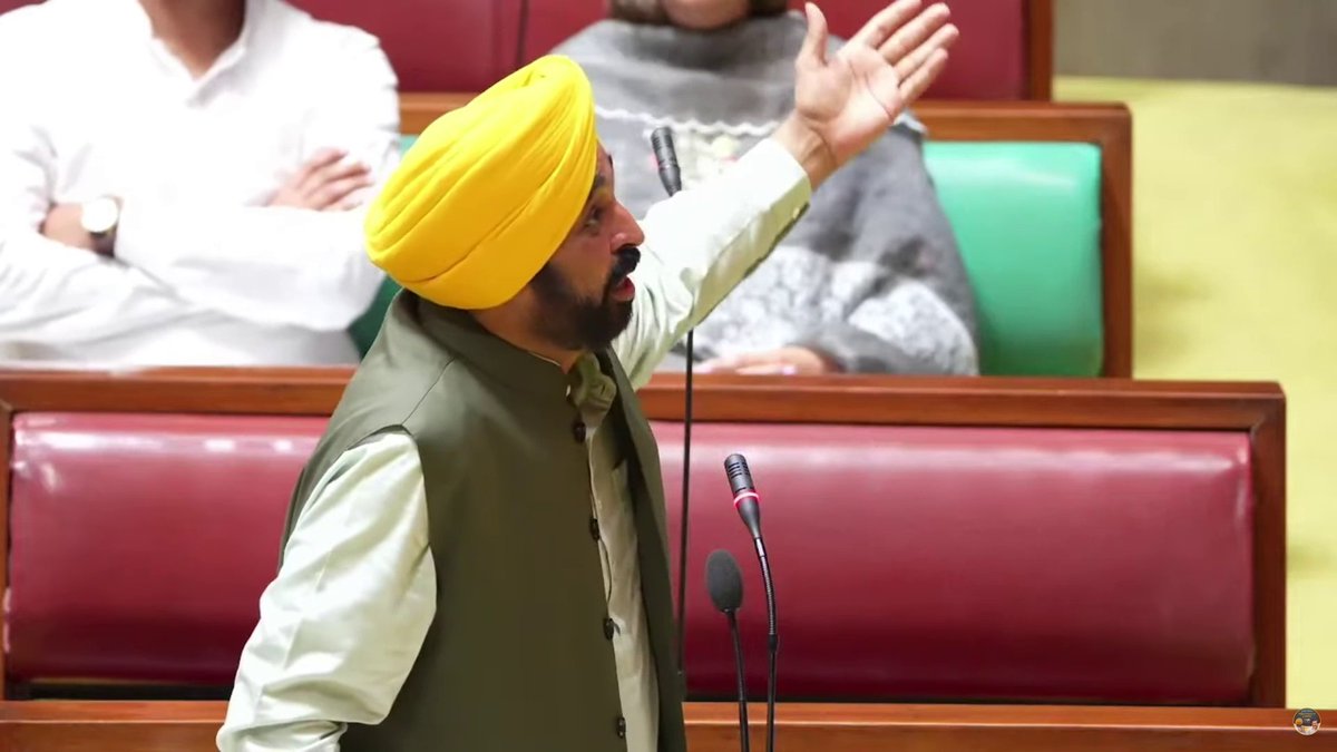 ਪਿੰਡਾਂ ‘ਚ ਲੋਕਾਂ ਦੇ ਦੁੱਖ-ਸੁੱਖ ਦੇ ਪ੍ਰੋਗਰਾਮਾਂ ਲਈ ਅਸੀਂ ਇੱਕ ਵੱਡਾ ਹਾਲ ਬਣਾਉਣ ਦੀ ਯੋਜਨਾ ਬਾਰੇ ਵਿਚਾਰ ਕਰ ਰਹੇ ਹਾਂ…ਤਾਂ ਜੋ ਪਿੰਡਾਂ ਦੇ ਲੋਕਾਂ ਨੂੰ ਫ਼ਾਲਤੂ ਖ਼ਰਚਿਆਂ ਤੋਂ ਬਚਾਇਆ ਜਾ ਸਕੇ…ਲੋਕਾਂ ਨੂੰ ਕਰਜ਼ਈ ਹੋਣ ਤੋਂ ਬਚਾਇਆ ਜਾ ਸਕੇ..