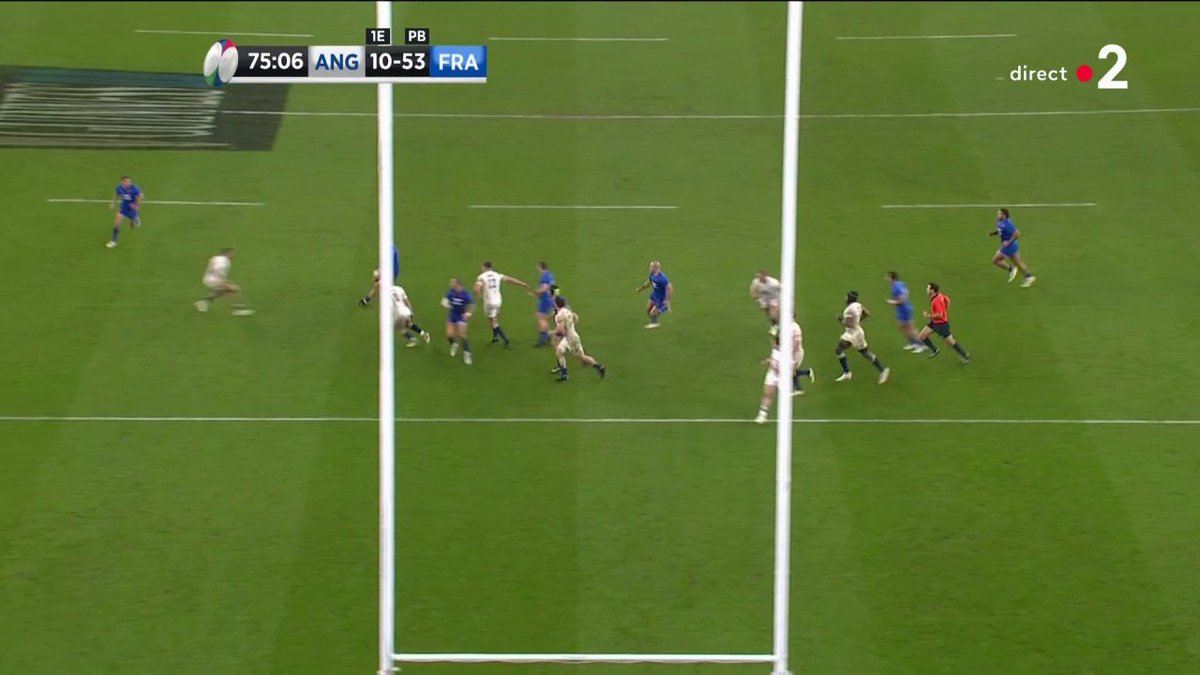 🏉 #SixNations | 🏴⚡️🇫🇷 C'EST UN TRIOMPHE ! Même le staff des Bleus exulte ! Le XV de France mène 53-10 à Twickenham... C'est HISTORIQUE ce qu'il se passe là ! 🔥 #ANGFRA 🔴 Le direct :