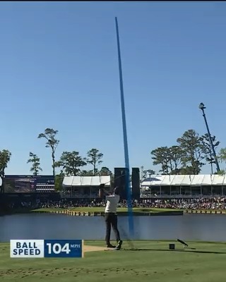 ANOTHER ACE ON 17!!!!! Aaron Rai makes his first career ace to send the crowd into a frenzy!