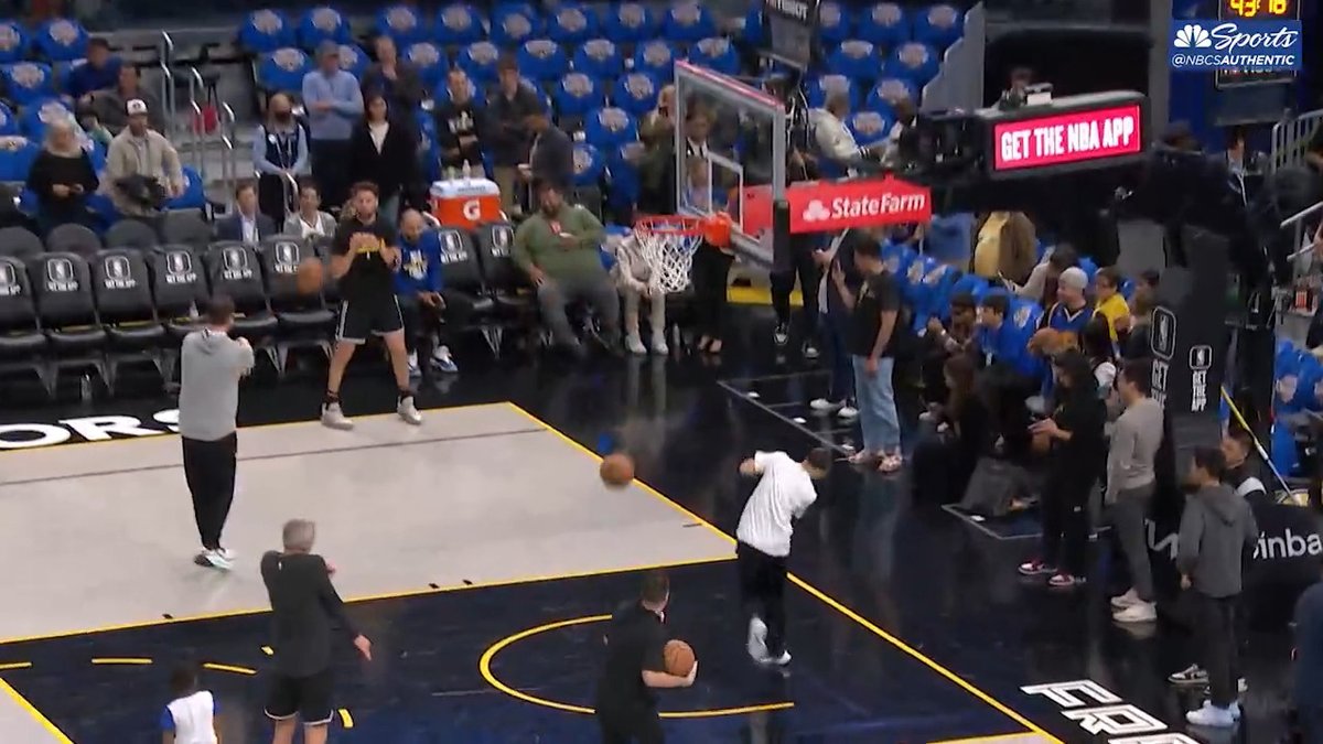 Steph shoots a full-court tunnel shot and accidentally hits someone 😳 (via Warriors on NBCS)
