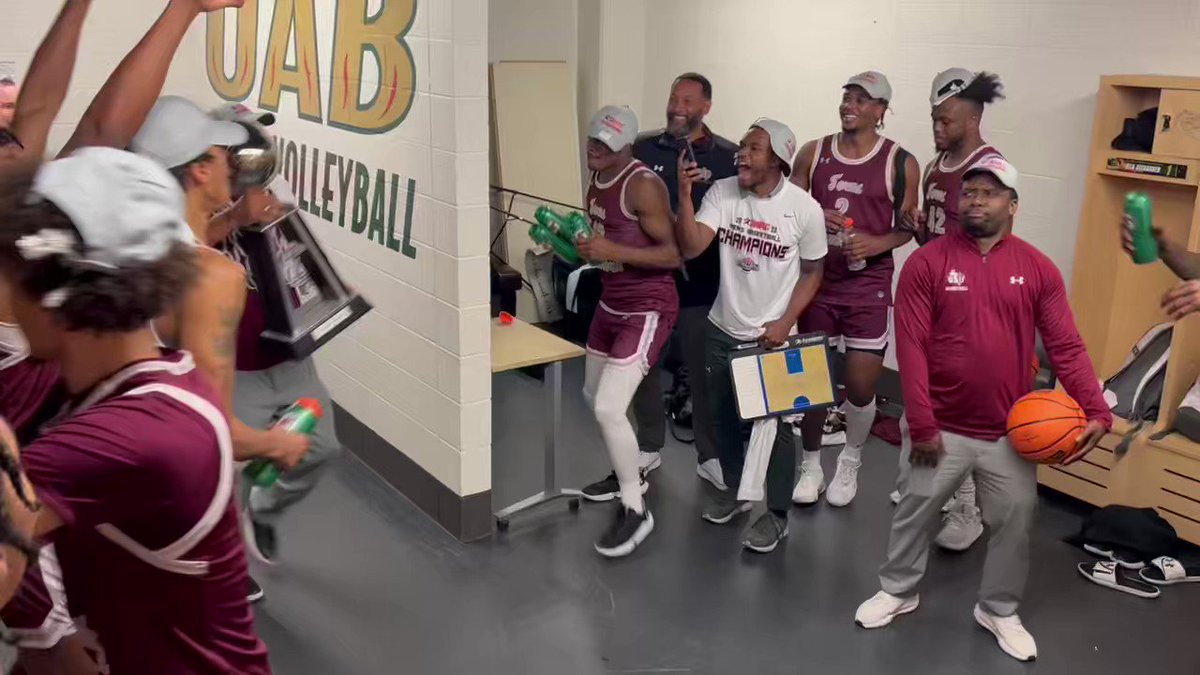 Coach Johnny Jones (Johnny Jones) and Texas Southern Basketball celebrate winning the SWAC Tournament and going to the NCAA Tournament for the third consecutive year.