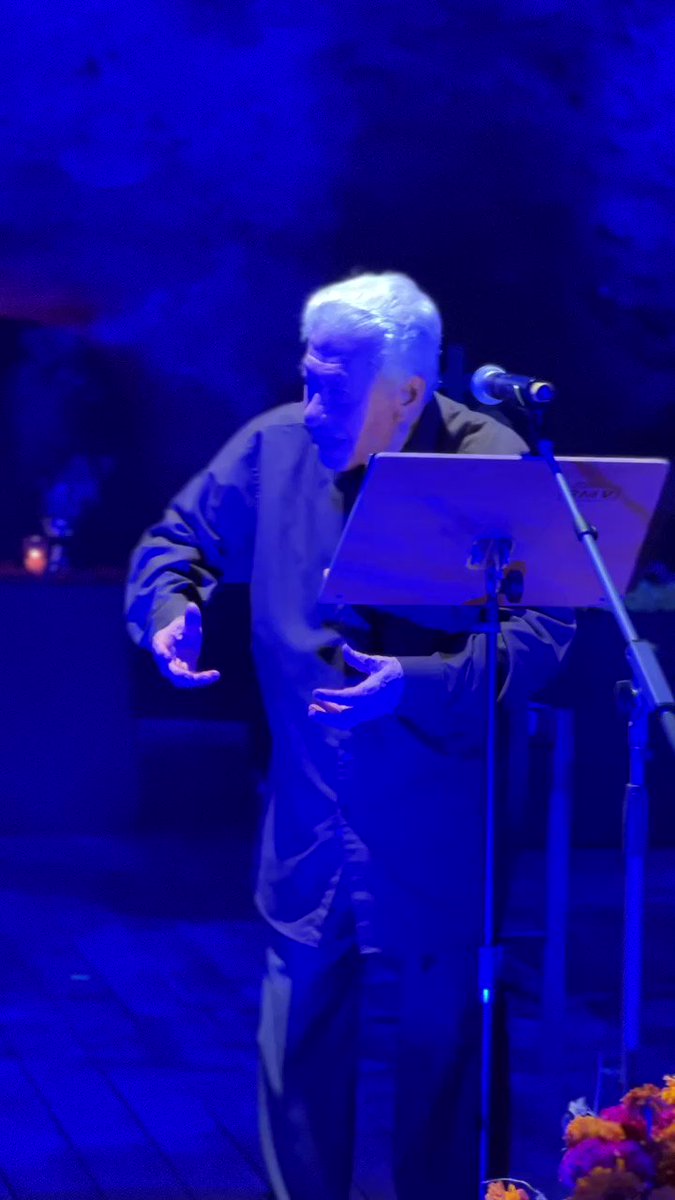 Este video lo grabé en Xcaret en noviembre del 2021, cuando Don Ignacio Lopez Tarso hacía lecturas dramatizadas de “Macario” en el Festival de Vida y Muerte. Increíble su vitalidad y energía. 🥺🥺🥺