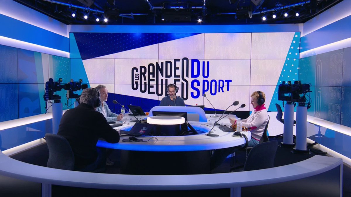 🗣️💬 "Tu penses que j'ai que ça à faire d'attendre que Benzema me fasse son commentaire sur son départ de la Coupe du Monde ? À force ça fait mal à notre sport ! On est en train de le déglinguer !" 💥 Le coup de gueule de Pascal Dupraz sur l'affaire Benzema-Deschamps