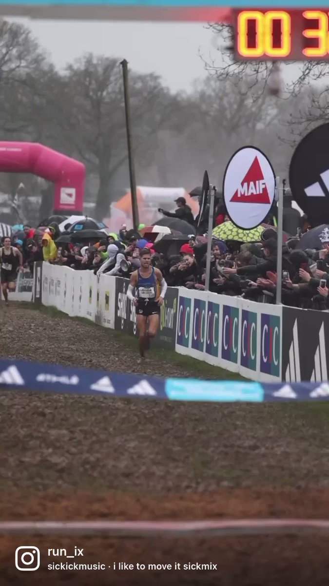 🇫🇷 Jimmy Gressier SACRÉ CHAMPION DE FRANCE ÉLITE DE CROSS-COUNTRY ! 🏆 Dans la boue et à l’arrivée – il a assuré le spectacle en mangeant une … crêpe bretonne 🥞